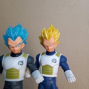 Action Figure Vegeta Super Saiyan 36 Cm - Dragon Ball, PVC, Senza Confezione