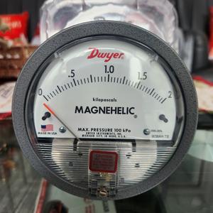 Dwyer Magnehelic Manometer – NEU, Bereich 0-8 Zoll Wassersäule, Made In USA