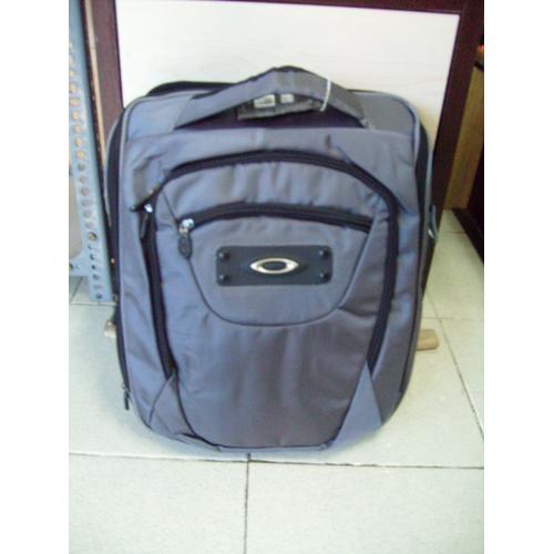 oakley backpack black