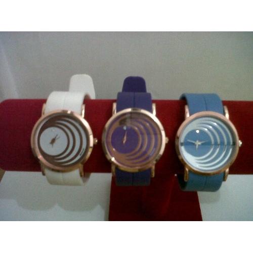 Foto Produk Jam Monol Spin Gold dari PinkyPink.Shop