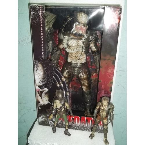 Gambar predator Unmasked Open Mouth neca 20 inch. bib dari Planet Shop Kota Bandung Tokopedia