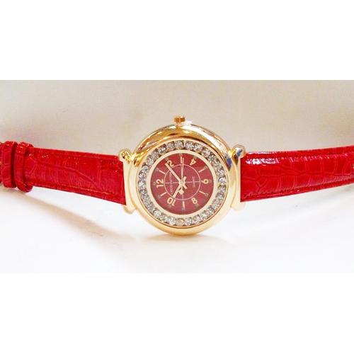 Foto Produk Jam Tangan Wanita Louis Vuitton Chanted Leather (Red Gold) dari Twinkling