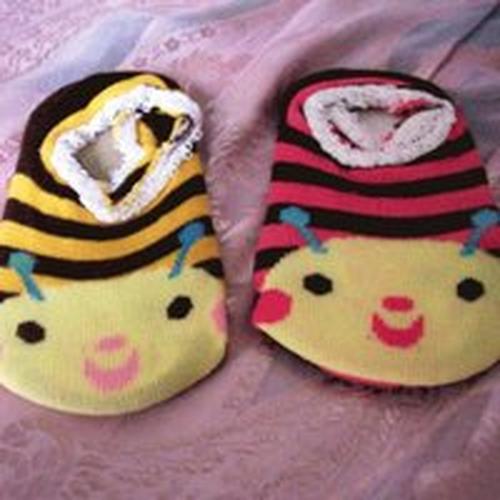 Gambar Kaos kaki anti licin - IB1211BS03 (bugs) dari Ichibone Junior Jakarta Selatan Tokopedia