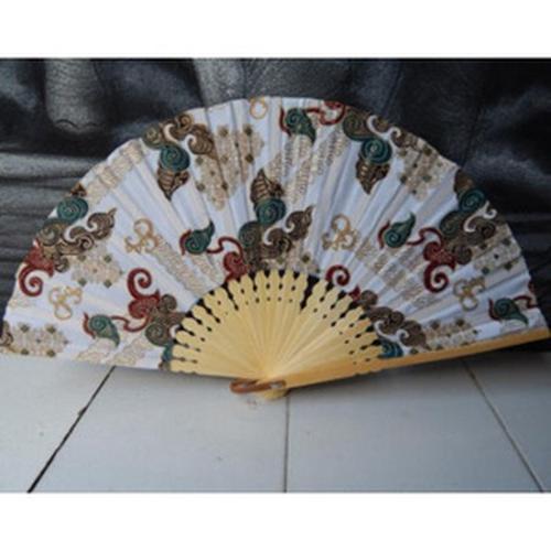 Foto Produk Kipas tangan motif bati warna putih biru dari Jnanacrafts
