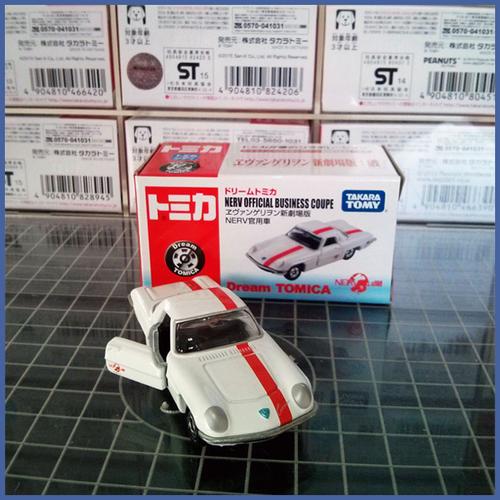 Tomica Premium N°04 - Mazda Officielle NERV D'Evangelion (Nouvelle Édition Théâtrale) - Diecast 7.5 Cm
