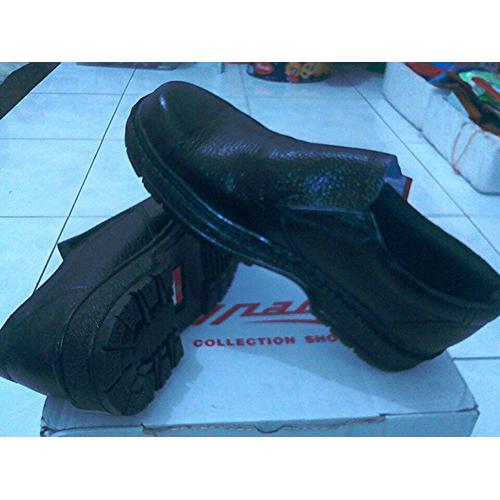 safety shoe dealers near me