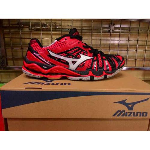 mizuno tr 8