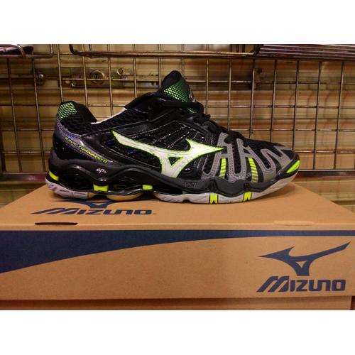 mizuno tr 8