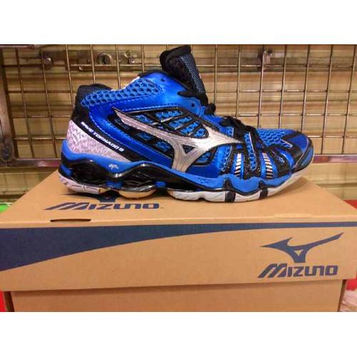 mizuno tr 8