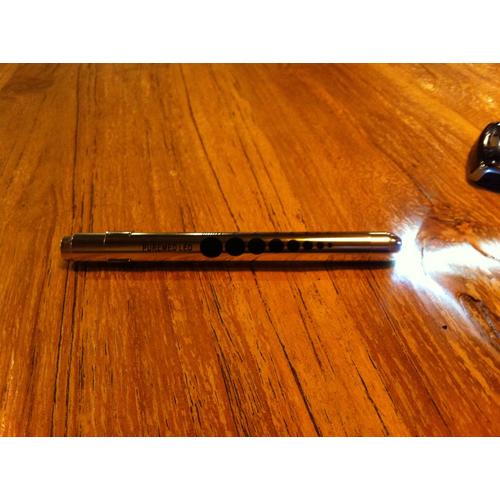 Foto Produk Penlight Puremed LED ( lampu warna putih ) dari evodia medika