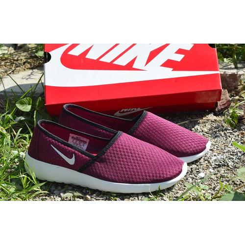 Foto Produk Nike Rosherun Maroon Slip On dari Bandungpro Store
