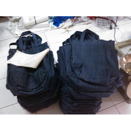 Foto Produk Tote Bag Denim Kameha Zip dari KamehaShop.com