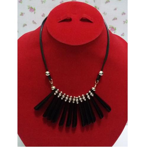 Foto Produk Kalung Berumbai Hitam dari Mulia_Shop