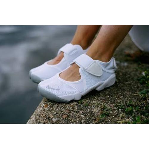 nike air rift white
