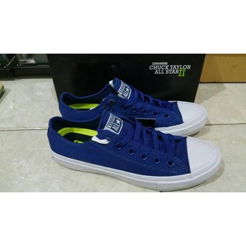 chuck taylor blue low