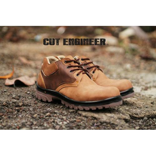 Foto Produk Hikers Shoes Low Boots Safety Mix Brown dari Cut Engineer