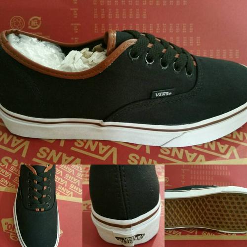 vans authentic canvas black