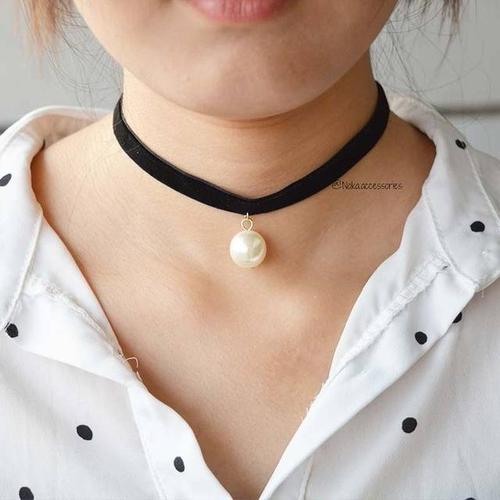 Jual kalung choker velvet pearl - Kota 