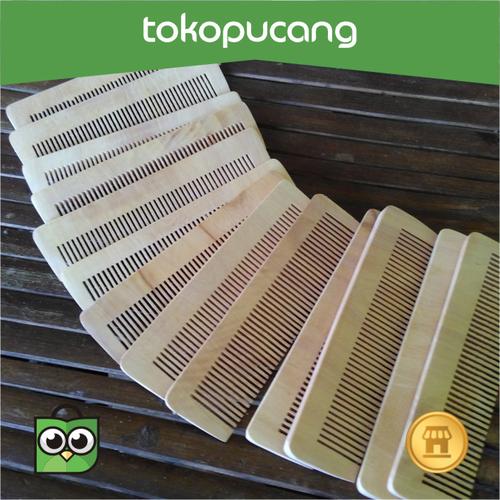 Foto Produk Sisir Kayu kerajinan tangan, bisa untuk souvenir dari Toko Pucang