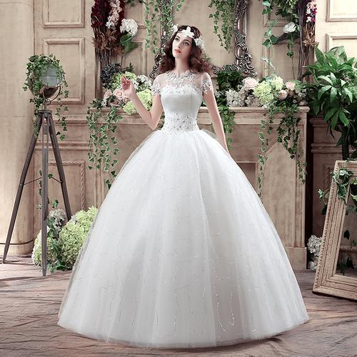 gown putih