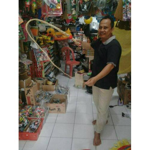 Gambar Cambuk, Pecut besar, SUPER, untuk pentas kuda lumping dari OL ZAINI SHOP KEBUMEN Kab. Kebumen Tokopedia