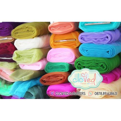 Foto Produk Kain Tile permeter (bungkus souvenir/diy/dekorasi pesta/dll) dari Cloved Hampers