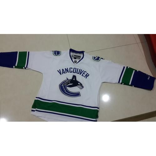 Foto Produk Jersey Reebok NHL Vancouver Canucks Putih size L luar dari FRM Military & Toys Shop