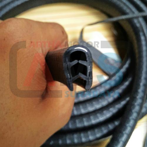 Foto Produk Karet U List Jepit / Karet Pintu / Jepit Bekled / Jepit Engkel dari ARTHA MOTOR SURABAYA