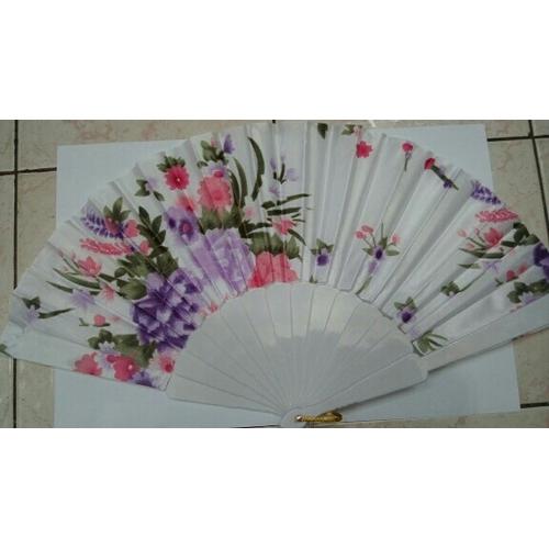 Foto Produk Kipas Plastik Kain Satin Corak Bunga dari Toserba online 99