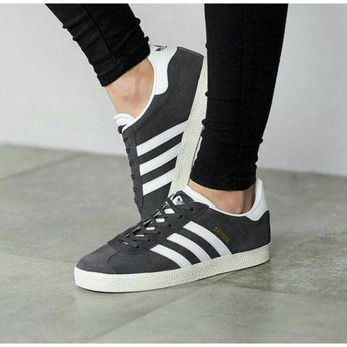 gray suede adidas