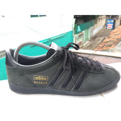 adidas gazelle og triple black