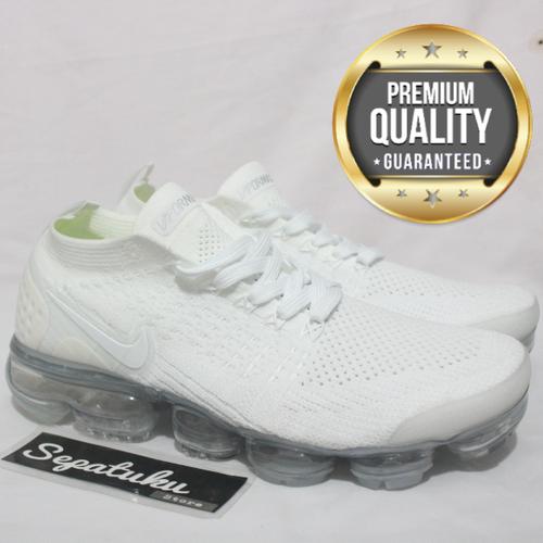 triple white vapormax