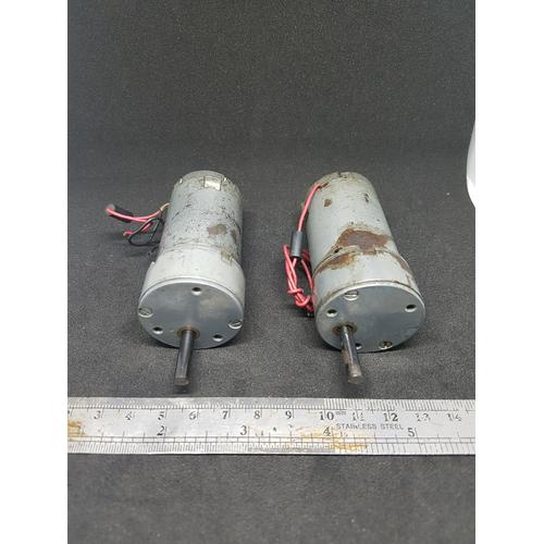 Gambar 1 pasang motor DC gearbox, 12VDC, merk Barber Rockford USA, 2 unit. dari UAV Jakarta Selatan Tokopedia