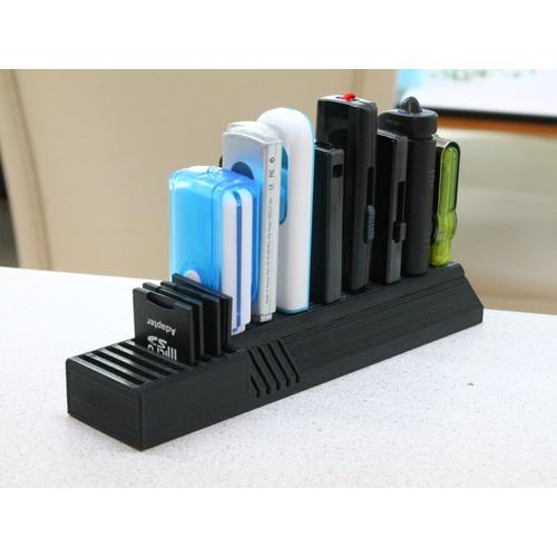 Foto Produk USB and SD card holder for wide USB sticks dari BIKIN3D
