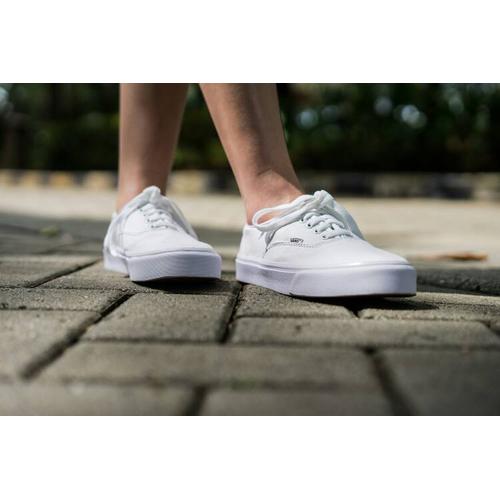 vans authentic putih