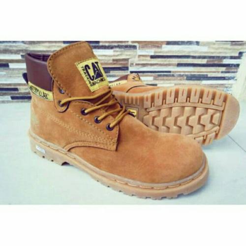 cat rigger boots