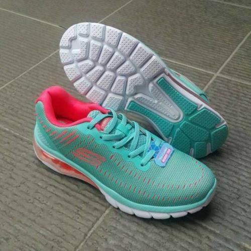 skechers cloud