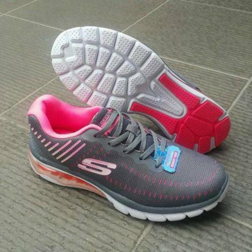 skechers clouds