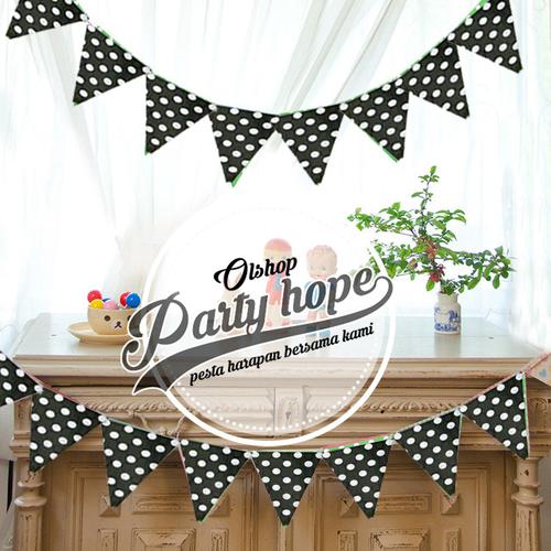 Foto Produk bunting flag segitiga polkadot hitam/ bendera segitiga / banner flag dari PARTY HOPE 2