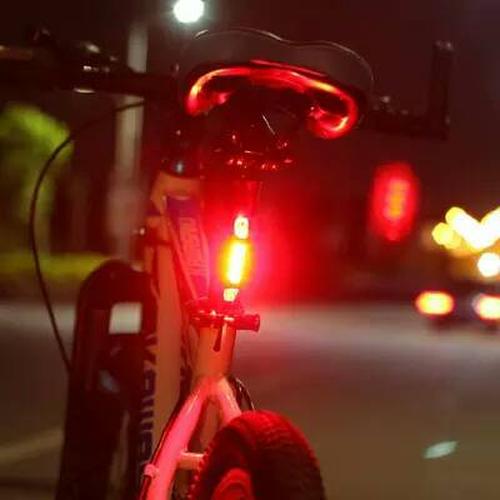 Foto Produk LAMPU BELAKANG SEPEDA BATRE CHARGE SINAR TERANG dari AXEL SHOP