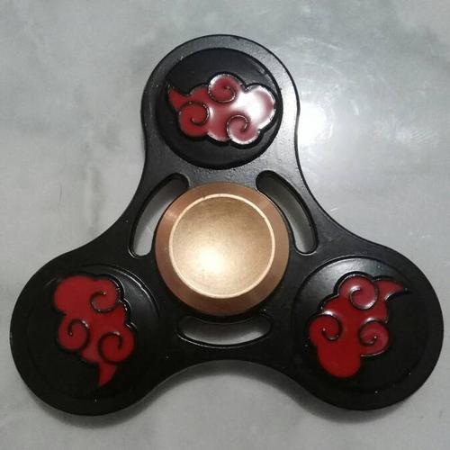 Fidget Spinner Triangle Hitam Akatsuki 
