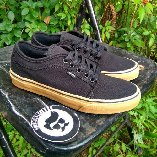 vans chukka boot gum sole