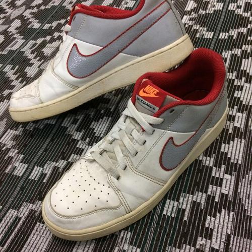 nike backboard 2 mid