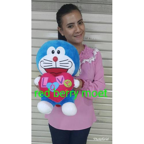 Foto Produk boneka doraemon love 30 cm / medium dari redberrymoet