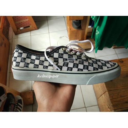 black supreme checkered vans