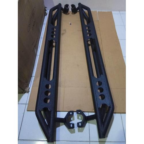 Foto Produk Injekan Kaki Besi 4 Pintu/ Side Step Smittybilt 4 Door For Jeep JK dari PIONIR JEEP