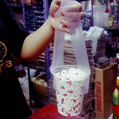 Foto Produk plastik tenteng cup tebal dan kuat dari makmur_jaya_plastik