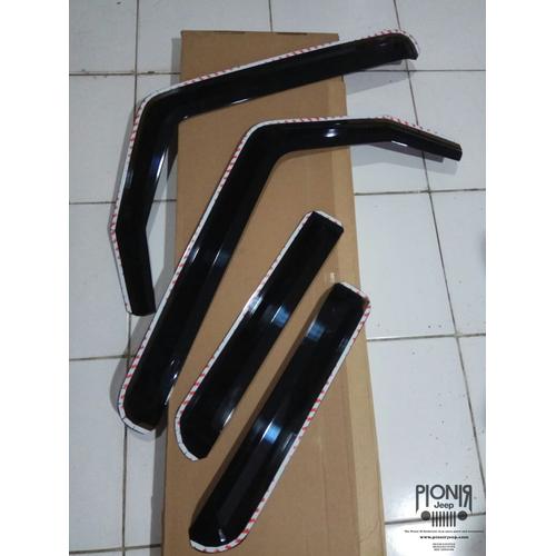 Foto Produk Talang Air Jeep / Side Window Deflector Quadratec For Jeep JK Wrangler dari PIONIR JEEP