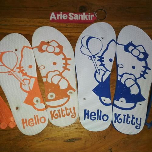 Foto Produk Sandal ukir hello kitty dari sandal ukir shop
