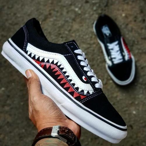 vans old skool shark